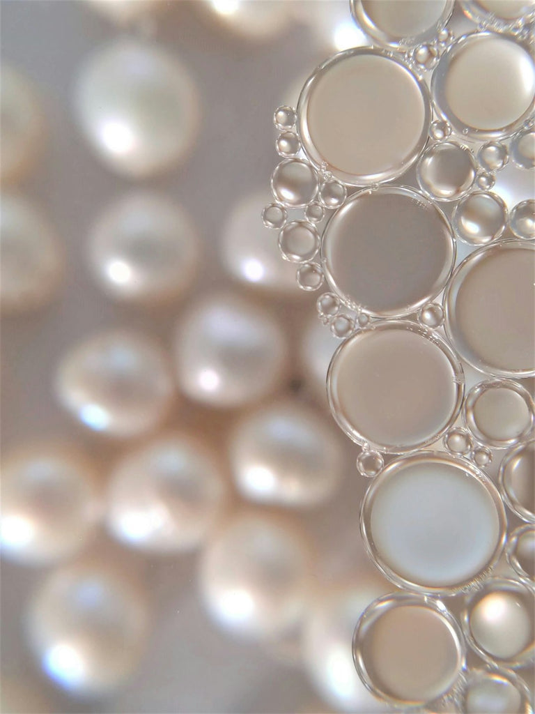 Tahitian Pearls vs. Freshwater Pearls: Understanding the Differences