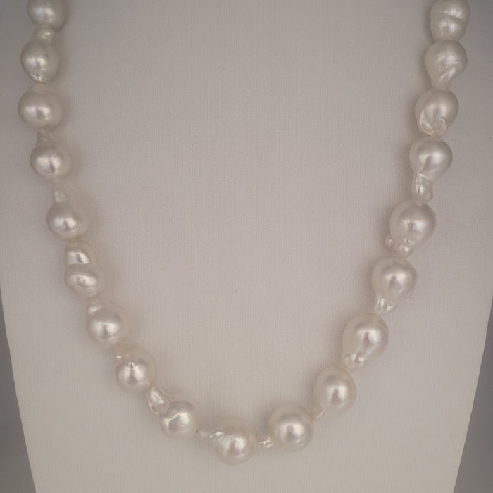 White South Sea Pearl 10-12 Baroque Shape Very High Luster 18K Gold Clasp