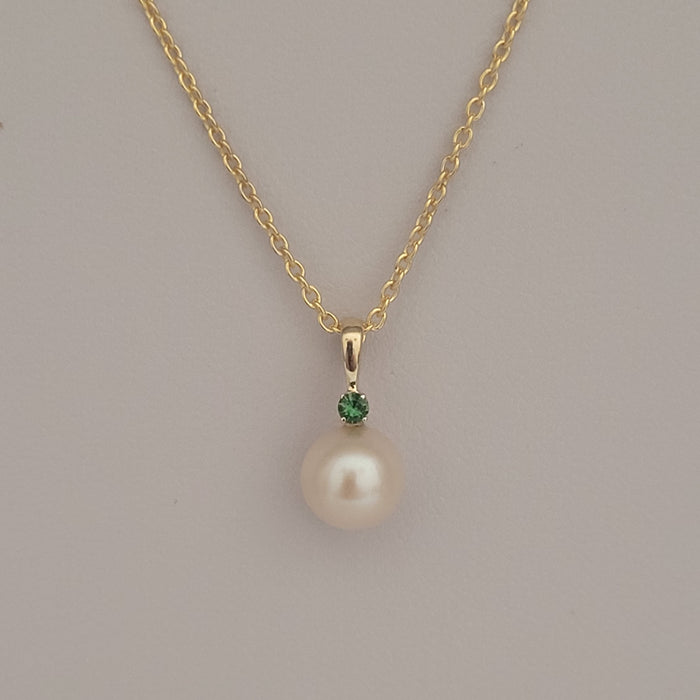Cultured Pearl AAA 8 mm Round, Gold 9K Emerald Precious Stone,