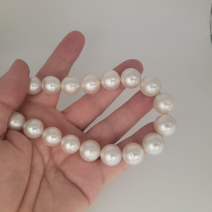 White South Sea Pearls Necklace 11-15 mm Round High Luster 18K Gold Cllasp
