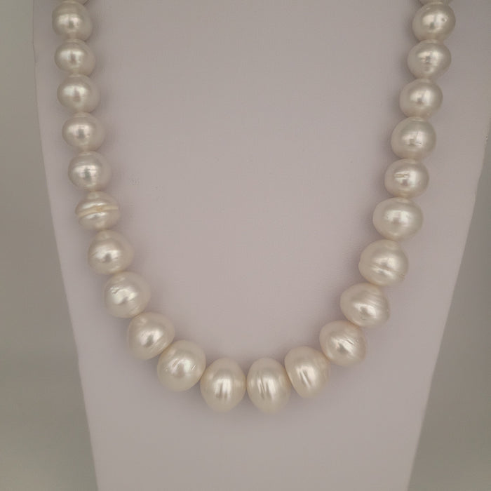 White South Sea Pearls necklace 9-12 mm very high Luster 18K Gold clasp