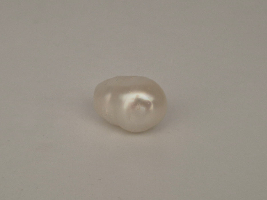 South Sea Pearl 20 x 14 mm White-Cream Color, very high Luster