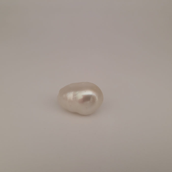 South Sea Pearl 20 x 14 mm White-Cream Color, very high Luster