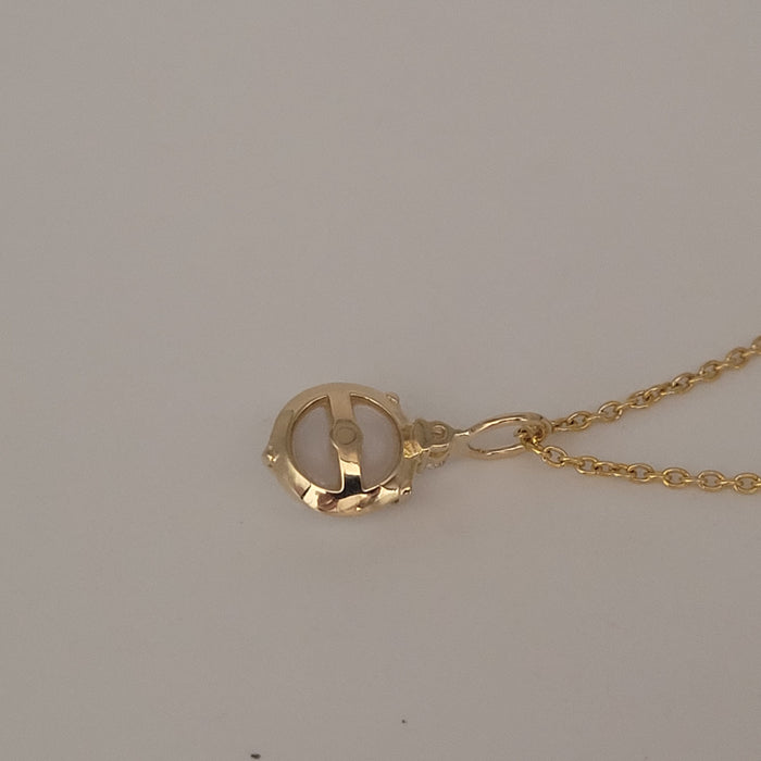 Yellow Gold 18K Diamond and Australian Mabe Pearl Pendant Necklace