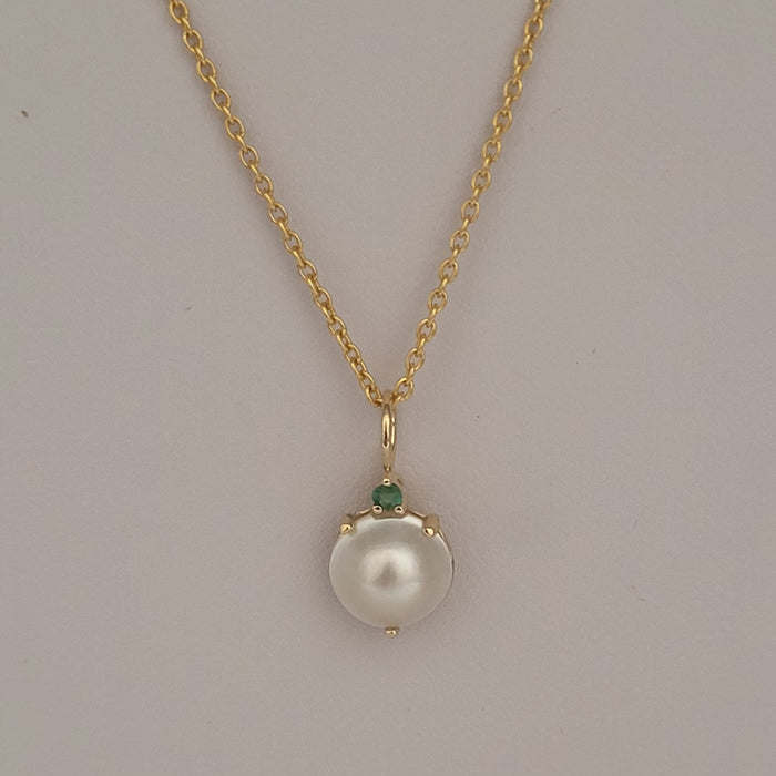 Yellow Gold 18K, Diamond, Australian Mabe Pearl Pendant Necklace