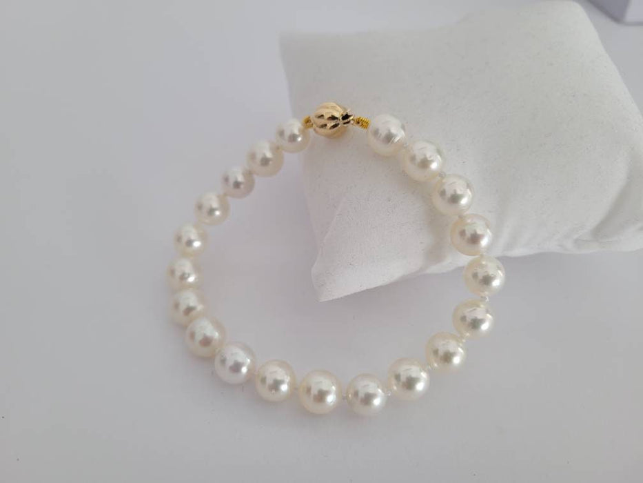 White South Sea Pearls Bracelet, 8.80-9 mm White Color and High Luster, 18 Karat Solid Yellow Gold. - Only at  The South Sea Pearl