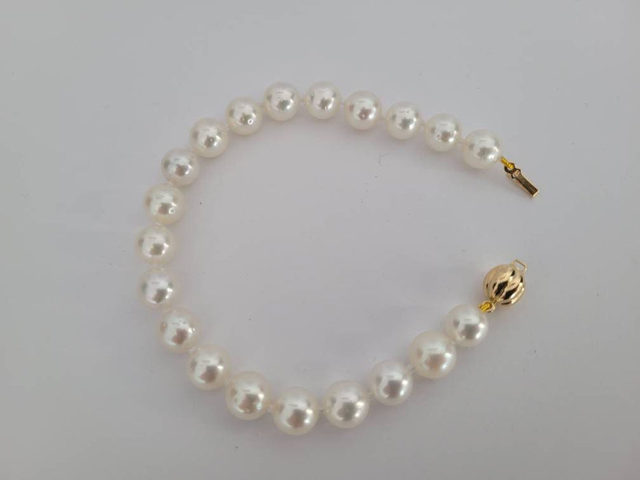 White South Sea Pearls Bracelet, 8.80-9 mm White Color and High Luster, 18 Karat Solid Yellow Gold. - Only at  The South Sea Pearl